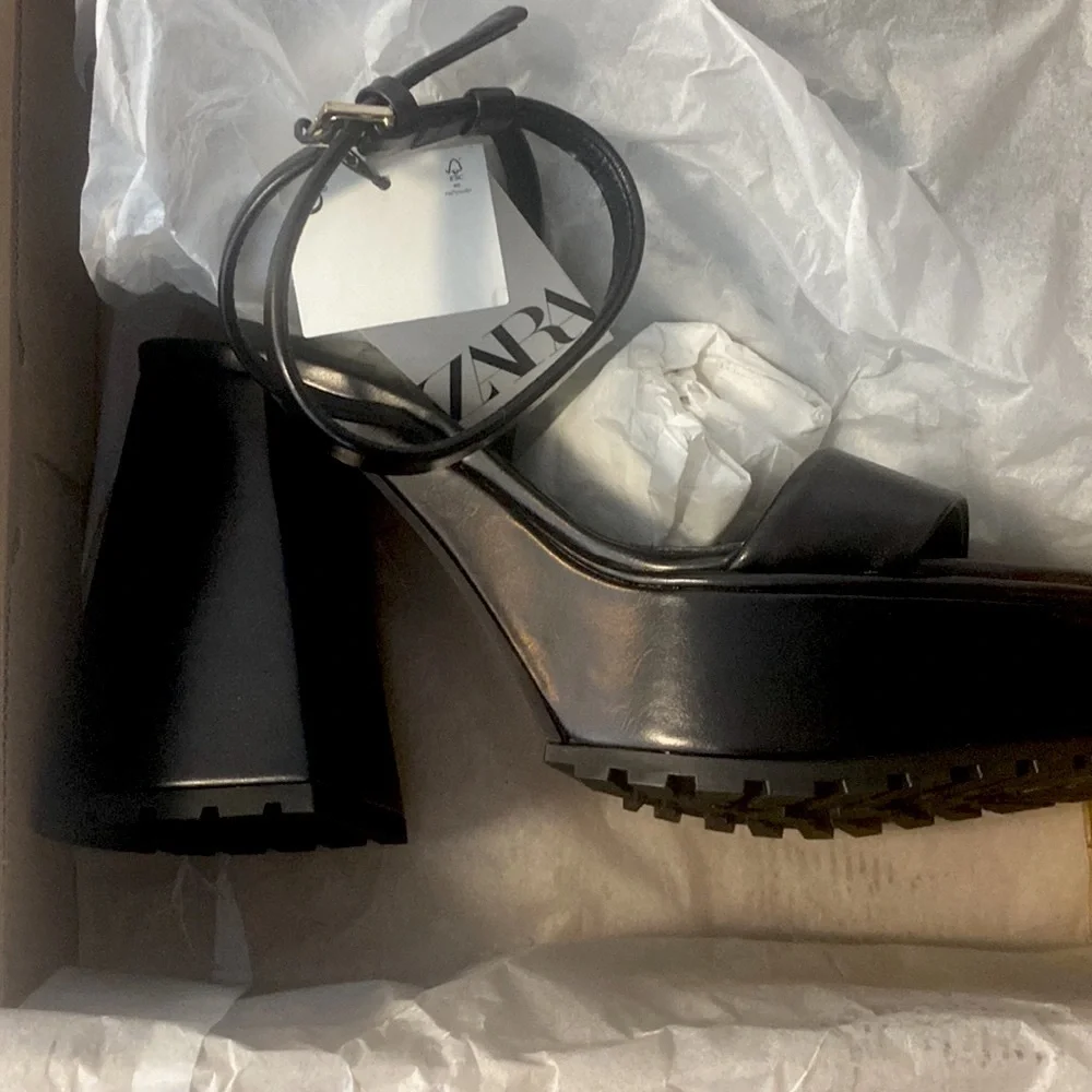 Zara leather chunky heel platforms sandals - Picture 9 of 10